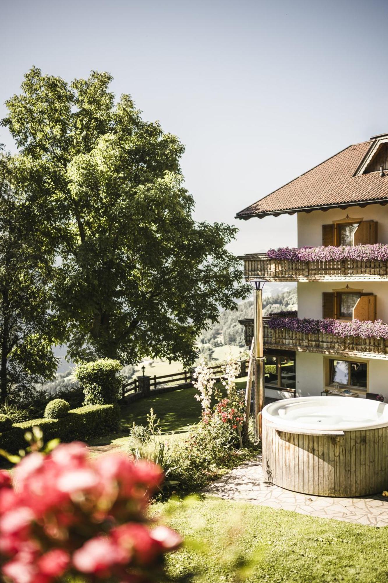 Boutique Pension Erlacher - Adults Only Villandro Exterior photo